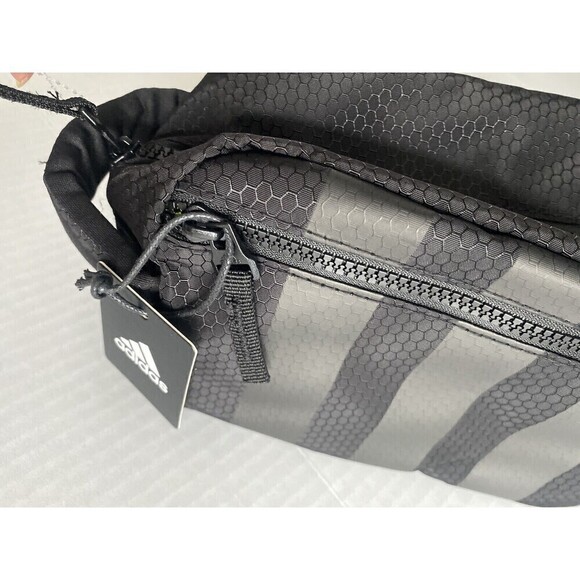 Adidas Team Toiletry Travel Kit Bag Black B172 uisex New with Tags 5143992 - Picture 13 of 16